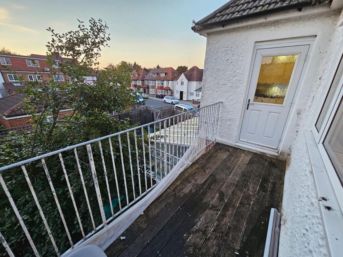 Large 4 Bedrooms Golders Green London Exterior photo